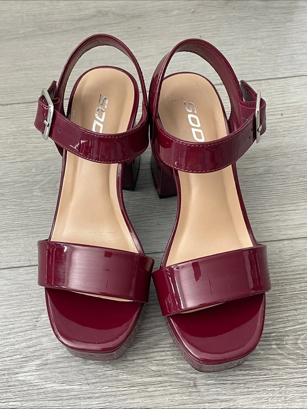 Women's Platform Block Heel Sandals - Burgundy Patent